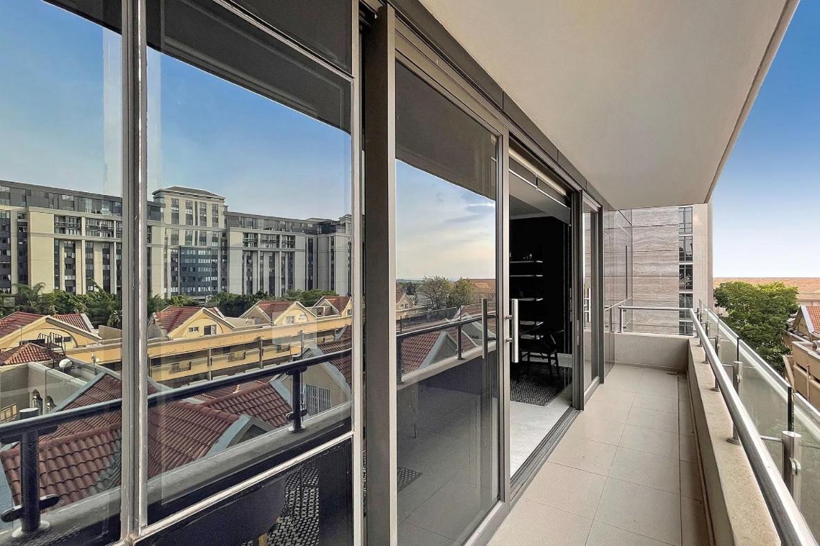Masingita Towers Executive Suite Йоханнесбург Экстерьер фото